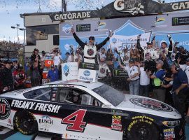 Kevin Harvick won his third consecutive race last week in Phoenix and is trying to go for his fourth this Sunday at the Auto Club 400 in Fontana, CA. (Image: Lionel Racing)