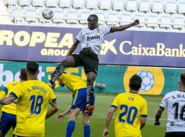 Diakhaby in action for Valencia vs Cadiz (Photo: @ValenciaCF / Twitter)