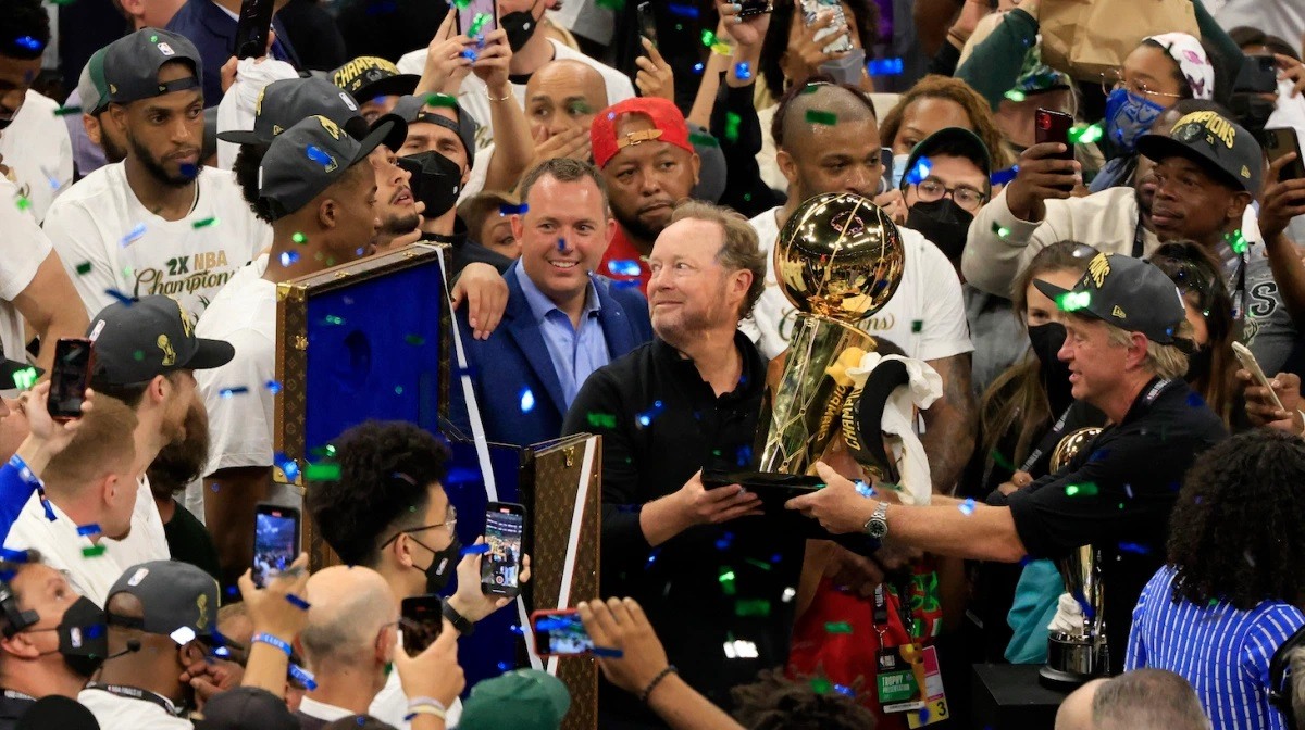 Milwaukee Bucks contract extension head coach Mike Budenholzer