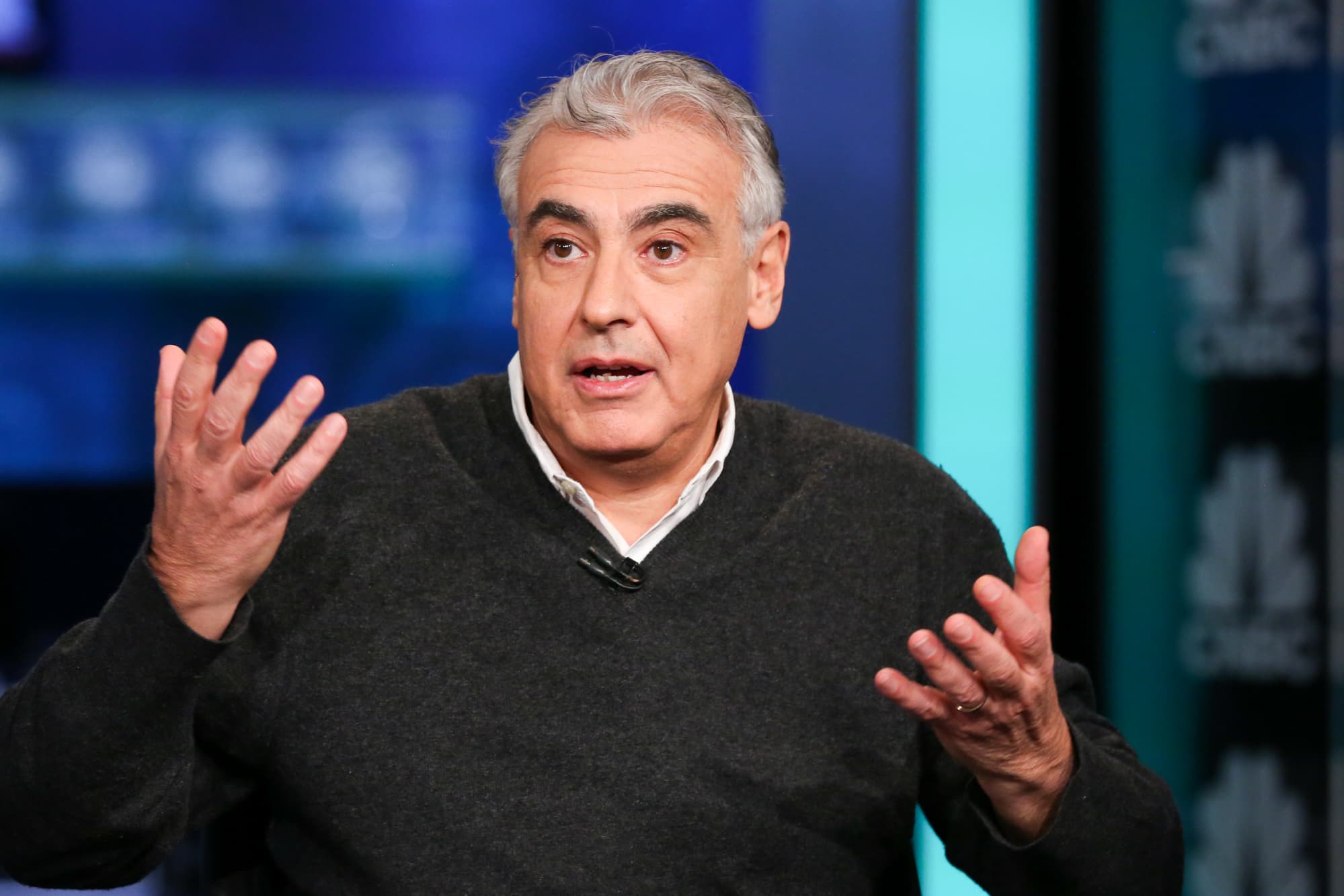 Bucks owner Marc Lasry resigns as Ozy Media chair.