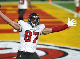 Rob Gronkowski scores a touchdown for the Tampa Bay Bucs against the Kansas CIty Chiefs in Super Bowl 55. (Image: Getty)